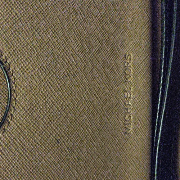 Michael Kors Bi-Fold Zip Wallet Bundle - Picture 11 of 15